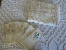 NWT Balikbayan BEIGE CUT-OUT FLORAL 70" x 90" TABLECLOTH 8 - 16" x 16" Napkins