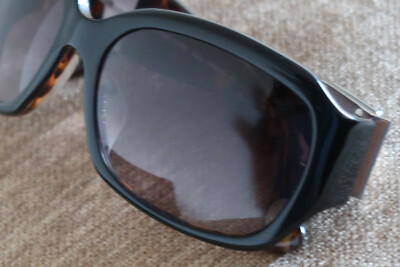 MICHAEL KORS MKS578 DAVOS SUNGLASSES IN BLACK AND BROWN  display picture 3