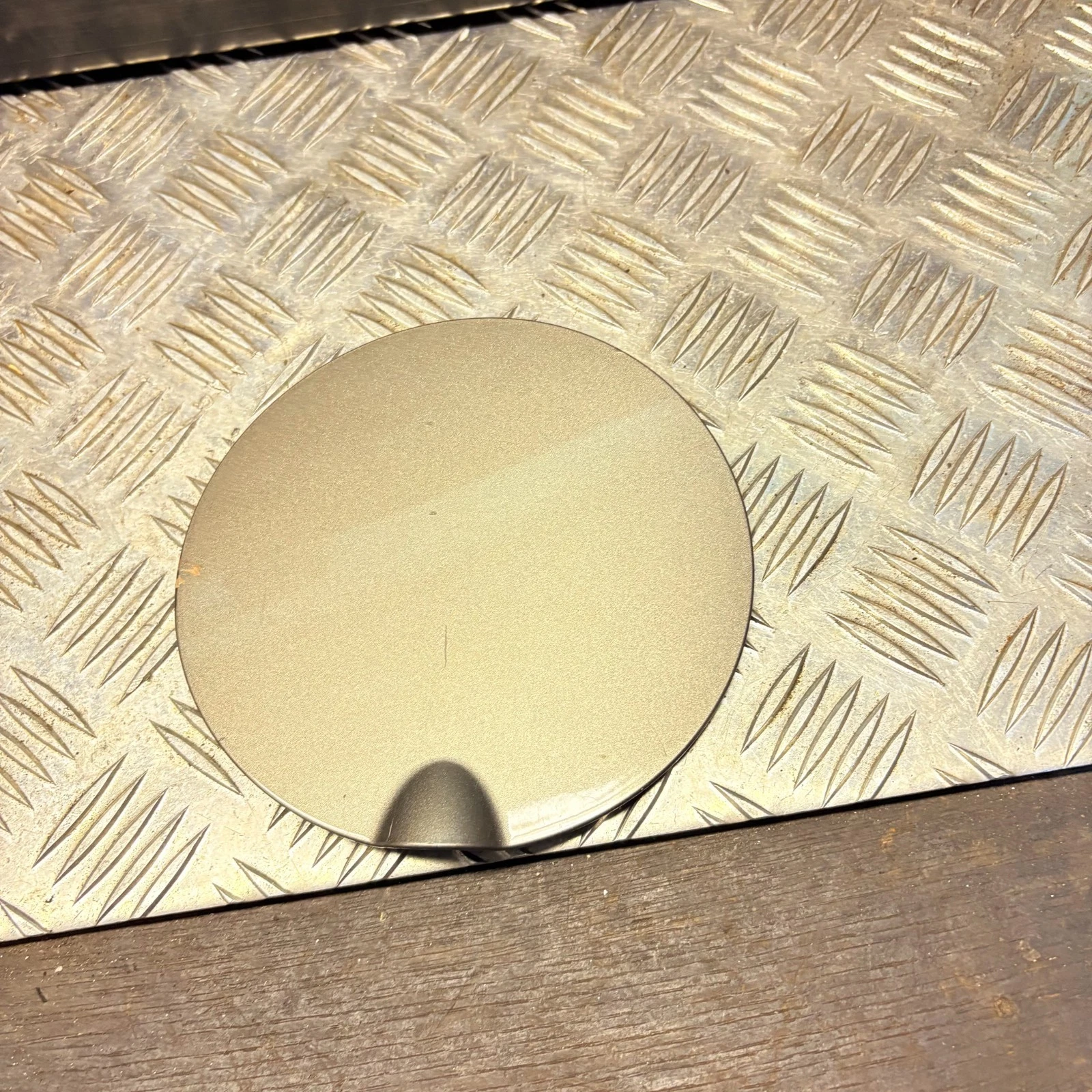 Actual MINI fuel flap reverse