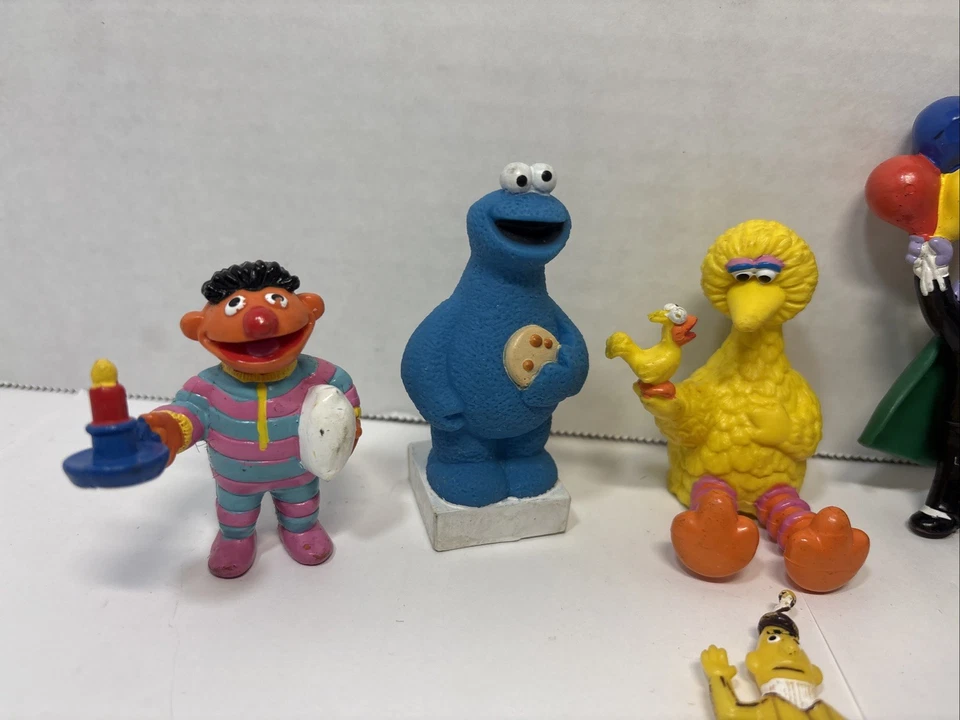 Лот товаров с Фигурками Улицы Сезам Большая Птица Берт Эрни Граф Печенье Монстр Торт Топперы - Изображение 2 из 4