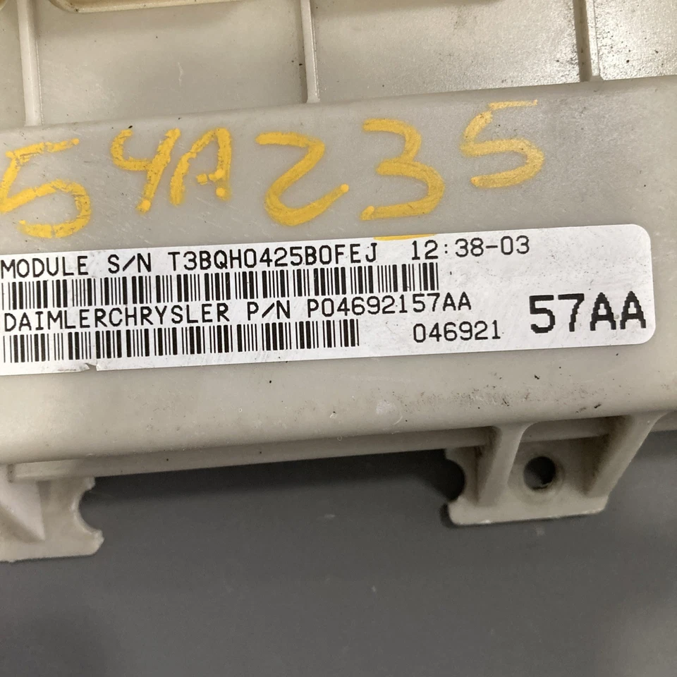 2005 Dodge Caravan BCM P04692157AA - Imagem 2 de 4