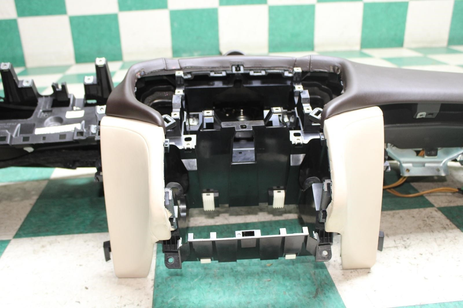 Maserati Ghibli 2014-2020 Dashboard