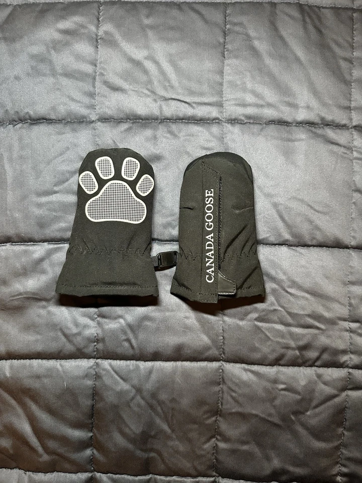 Canada Goose Baby Paw Fäustlinge Größe S schwarz gebraucht in sehr gutem Zustand