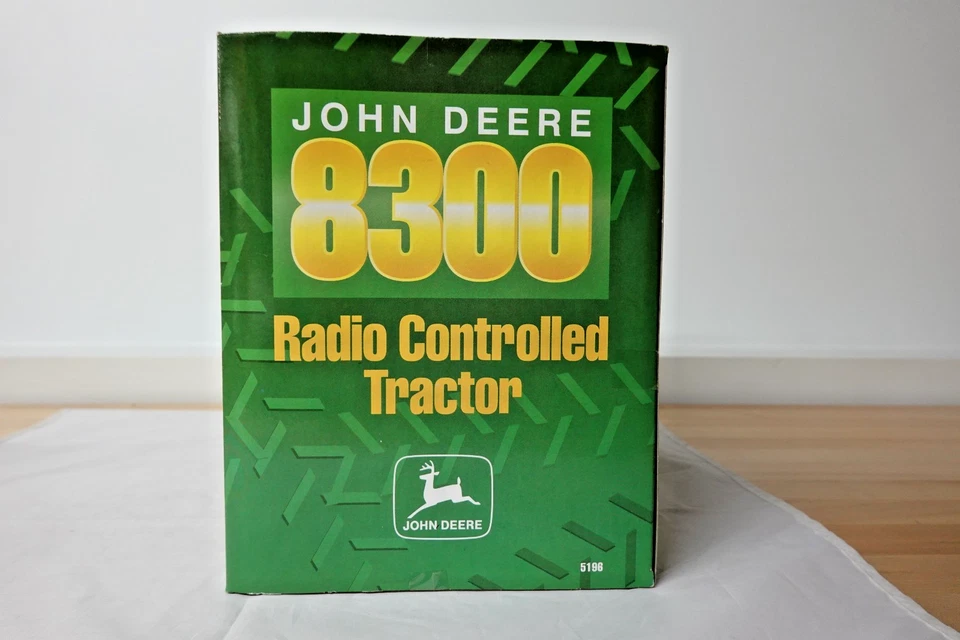 ERTL 5196 8300 John Deere Radio Controlled Tractor  1:16 Scale - Image 2 of 4