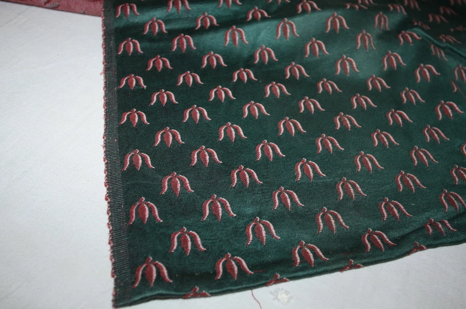 Dessus de petit lit ou tapis de table nappe ancien tissu d'ameublement vert  - Photo 4/4