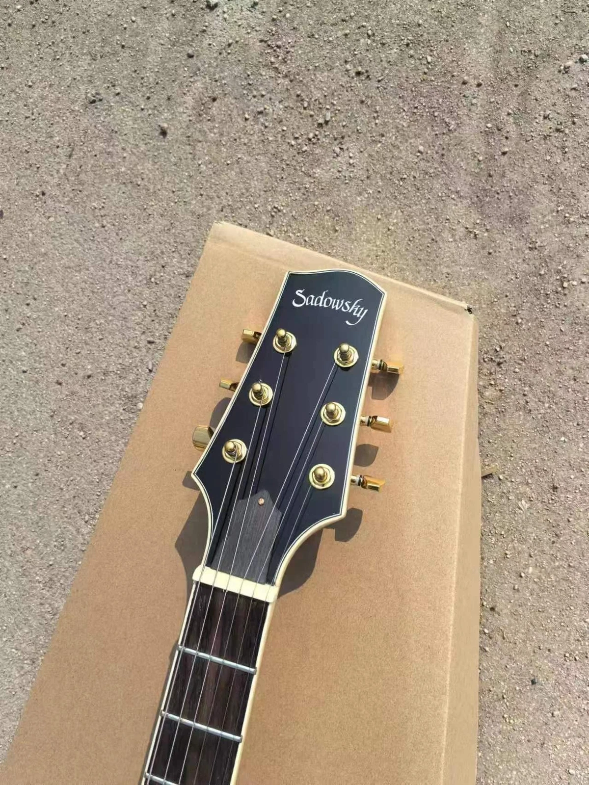 Sadowsky Jim Hall Model guitar copy