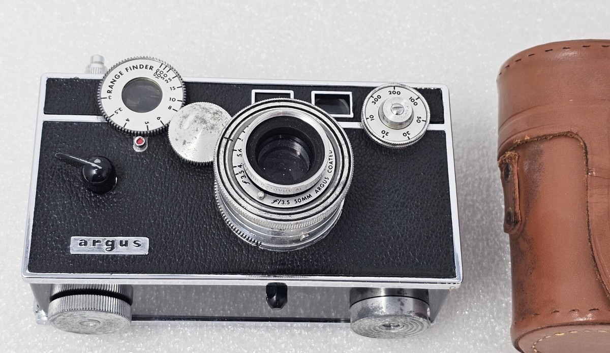 アーガス argus C3 レンジファインダーカメラ Vintage ARGUS C3 RANGEFINDER 35MM FILM CAMERA In Leather Case USA