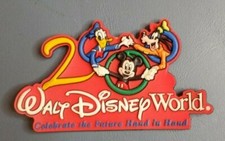 2000 Walt Disney World Commemorative Rubber Frig Magnet w Mickey, Donald, Goofy
