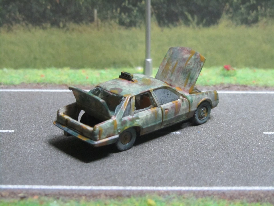 1:87 Opel Senator 3.0E Scheunenfund Autowrack Schrottplatz Patina H0 HO UNIKAT - Bild 4 von 4