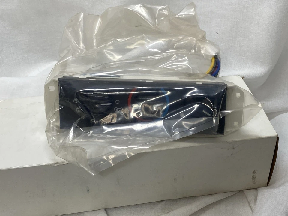 Standard Ignition HS373 BL101 A/C And Heater Selector Switch - Image 2 of 4