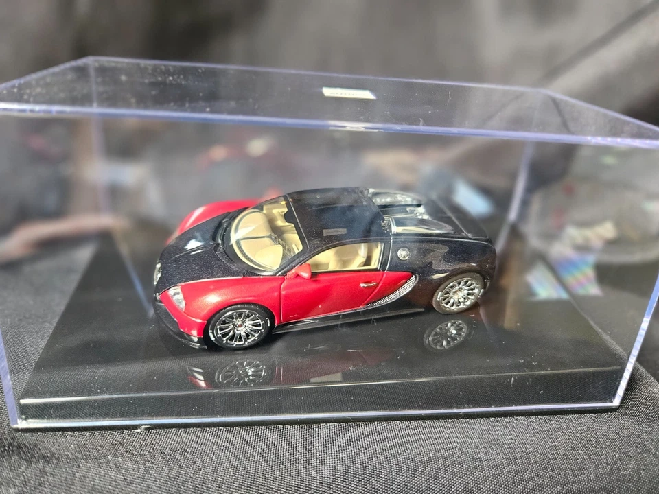 AUTOart Bugatti Veyron Black & Red 1:43 Scale Inv. #4569 - Image 3 of 4