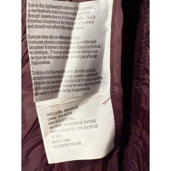 Casaco acolchoado Michael Kors com capuz enchimento empacotável Borgonha médio - Imagem 4 de 4