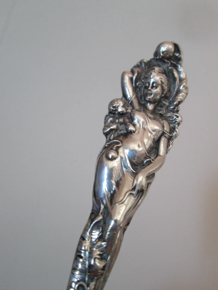 CUCHILLO MANTEQUILLA MAESTRO AMOR DESARMADO 1899 R & B ESTERLINA 7 3/8 pulgadas - art nouveau Foto 2 de 4