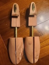 Cedar Elements Adjustable Shoe Stretcher XL New