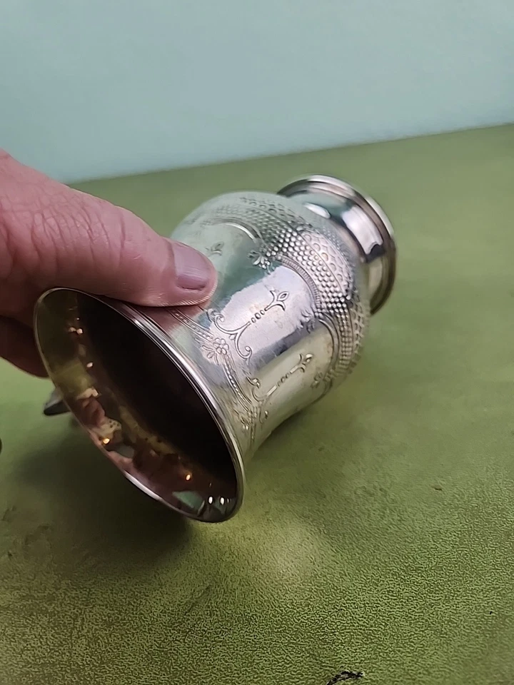 Taza Towle William Adams con mango plateado con patas 5" Foto 3 de 4