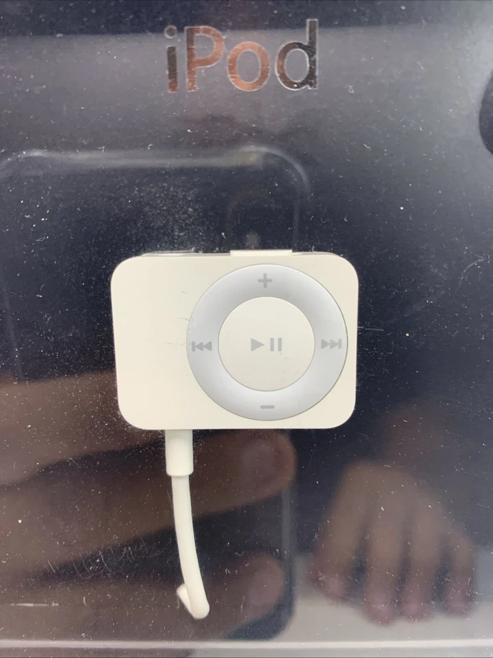 Apple Ipod Radio Remote 2006 Factory Sealed NEW IN BOX 885909174584MA070G/B - Image 4 of 4