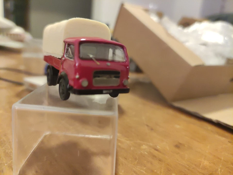 IV MODEL FACTORY 87/20 OM LUPETTO-LEONCINO Rosso CASSONE CON TELO HO 1:87 - Immagine 4 di 4