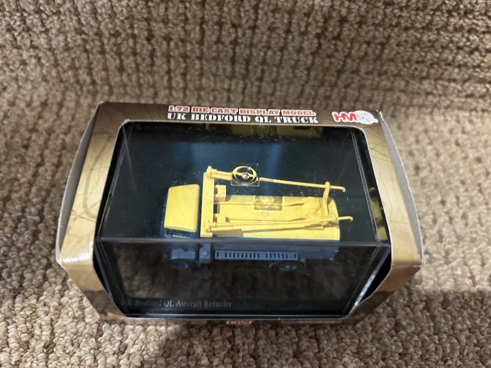 Hobby Master 1:72 UK RAF Bedford QL Aircraft Refueler Bowser/Lorry, No. HG4801 - Image 2 of 4