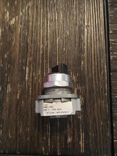 Allen-Bradley 800-T-H2B Ser. T Selector Switch