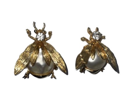 Vintage Fly Mama & Baby Insects Brooch Pin Costume Jewelry Bug Gold-Tone Pearl