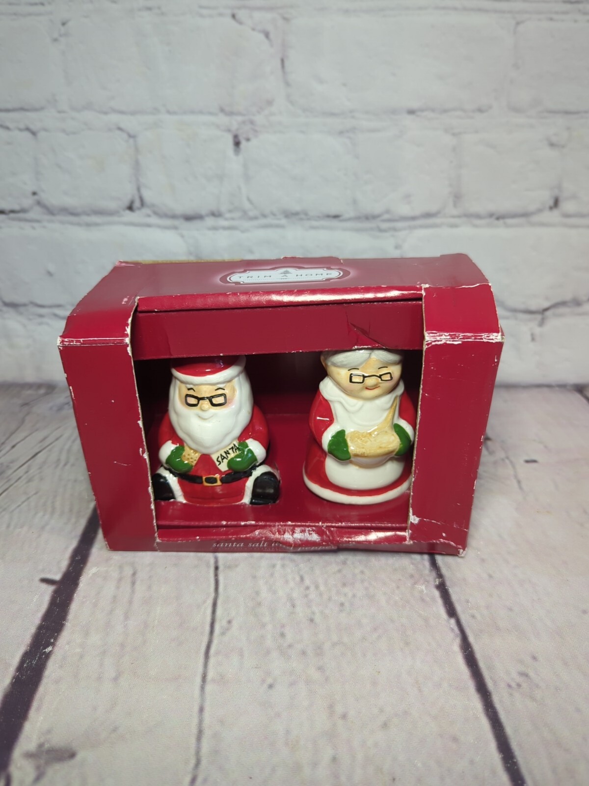Vintage Kmart Santa Mrs Claus Salt Pepper Shakers Hand Painted finish