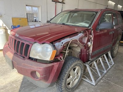 Chassis ECM Power Supply Includes Fuse Box Fits 05 GRAND CHEROKEE 1064656
