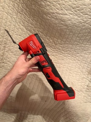 Milwaukee 2626-20 M18 18V Lithium-Ion Cordless Oscillating Tool