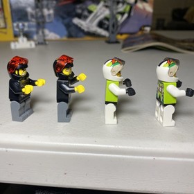 Lego World Racers 8898 Wreckage Road&nbsp;100% Complete w/Instructions and 4 Figures