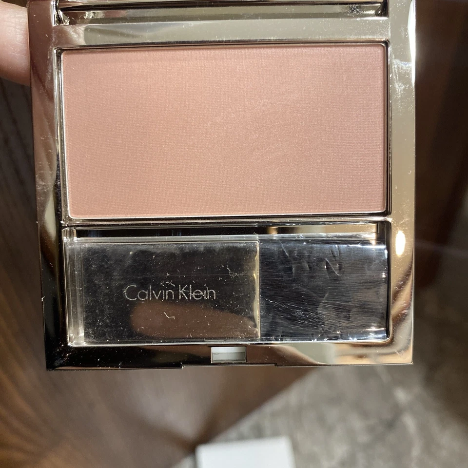 Rubor Calvin Klein a la sombra 05 Terra tamaño completo nuevo raro Foto 3 de 4