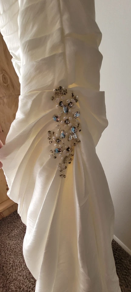 Vestido de noiva Dere Kiang marfim sem mangas tamanho 12 novo com etiquetas à venda $230 - Imagem 3 de 4