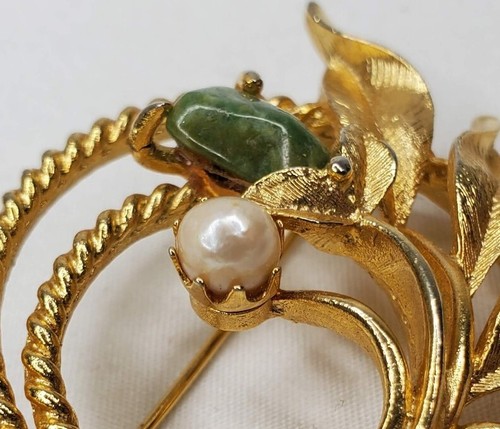 Spilla Vintage Tono Oro Giada Perla Fiore Cerchio Spilla Opera Aperta Firmata Sarah Cov - Foto 5 di 9