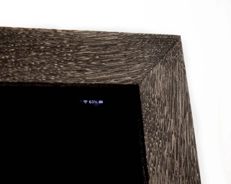 Hochwertiger iPad-Halter aus Schwarzem Eichenholz, Öko-Rahmen Stellen o. Hängen - Bild 3 von 4