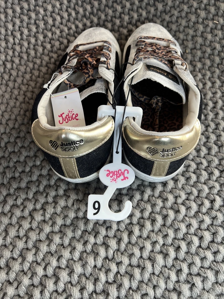 NUEVAS Tenis Justice Plateadas y Negras Corte Baja Moda Niñas Talla 6 Jóvenes Foto 4 de 4