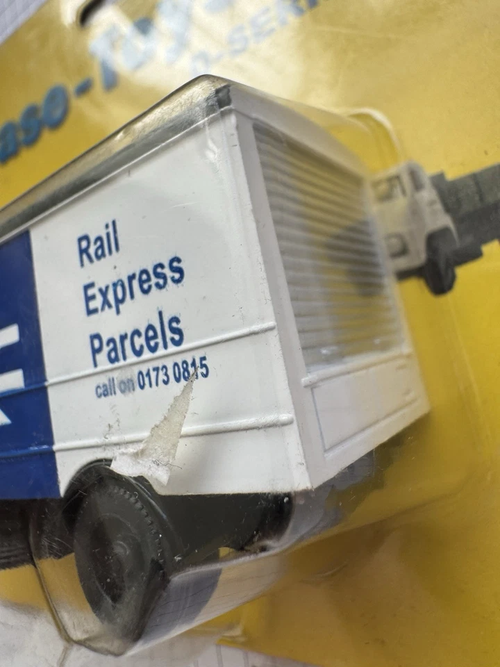 Base Toys Ltd D Series Rail Express Parcels Truck D-08, BRAND NEW / BOXED - Image 4 of 4