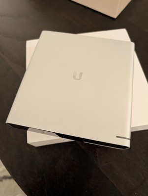Ubiquiti UniFi Cloud Key Gen2 Plus - UCK-G2-PLUS - 1TB HDD
