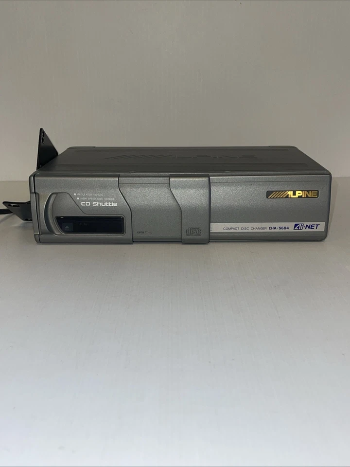 Receptor de casete ALPINE TDA-7552 y cambiador de CD Alpine de 6 discos CHA-S604 Foto 2 de 4