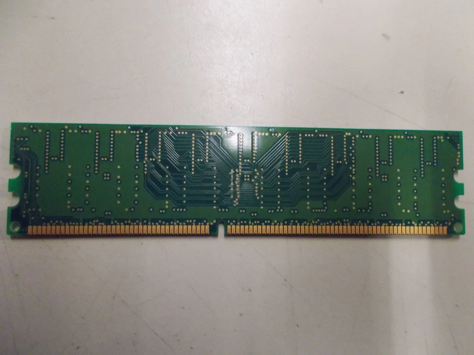 Hynix 256 MB DDR 333MHz CL2.5 PC2700U-25330 0411, 1 Module, #SU142 - Image 2 of 2