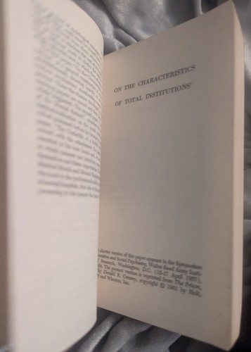 1961 ASYLUMS by Erving Goffman VG 4.0 Doubleday Anchor Paperback - Imagen 7 de 10