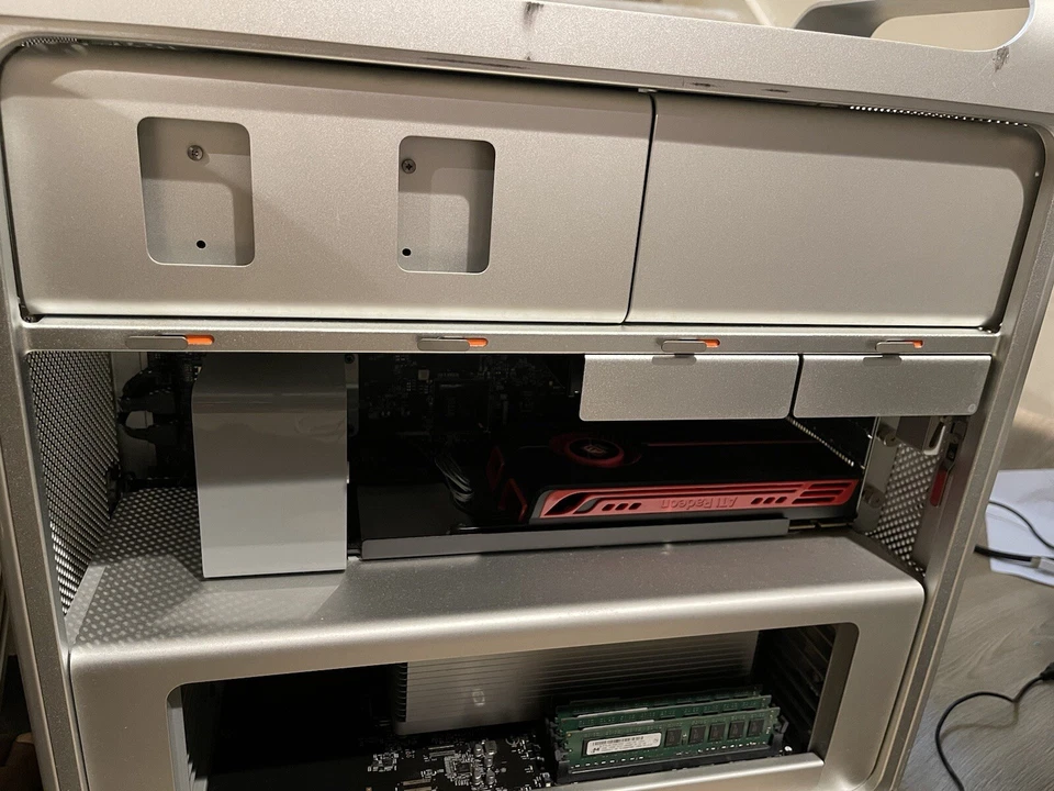 Apple Mac Pro  2.8 GHz Quad-Core Intel Xeon 8GB Ram 1TB HDD ATI Radeon 5770 1GB - Image 2 of 4