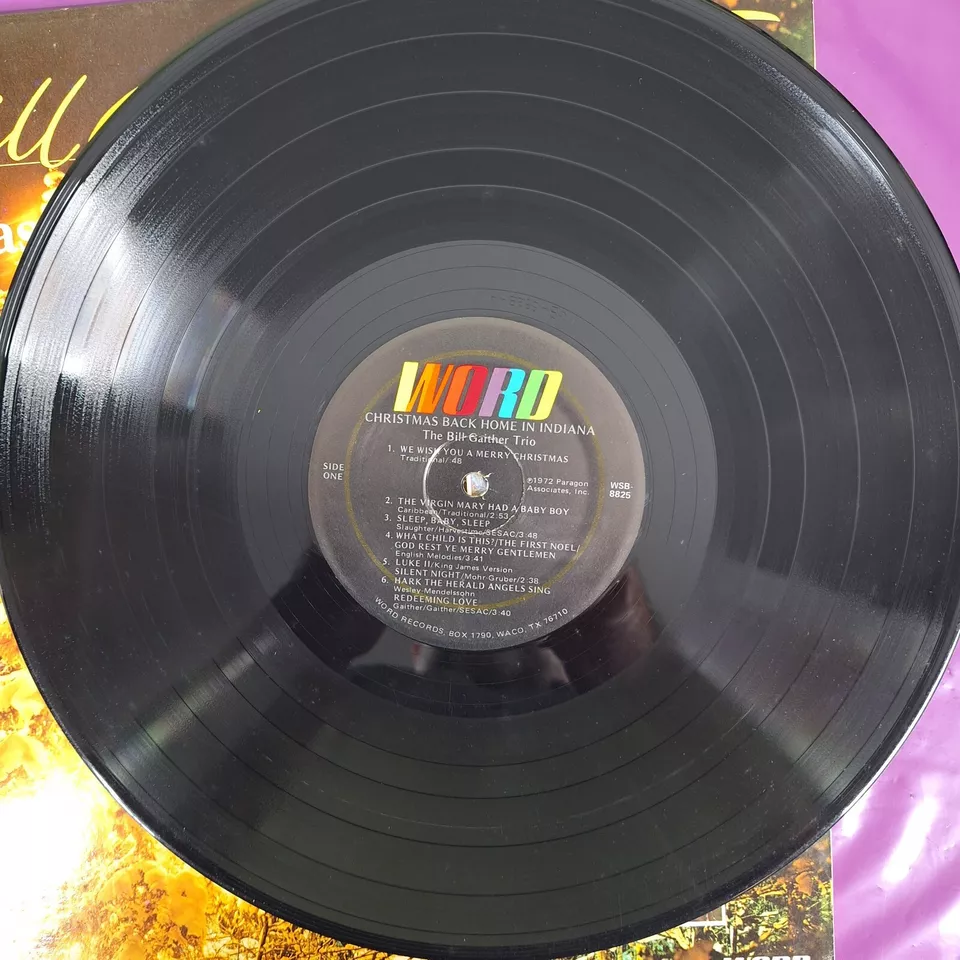 Bill Gaither Trio Christmas Back Home in Indiana Vinyl LP WSB 8825 - Image 2 of 4