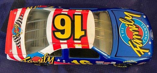 GL226 Revell NASCAR Diecast Car #16 Ted Musgrave 1991 Ford Thunderbird - Picture 2 of 8