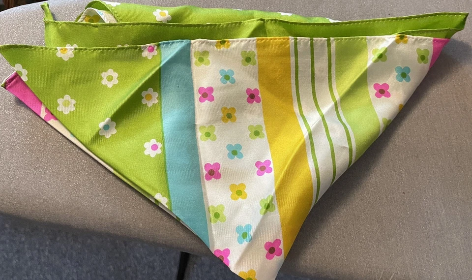 Bufanda Envoltura para Cabeza o Cuello Flower Power Triángulo Boho Hippie Cubierta Años 60 De Colección Foto 3 de 3