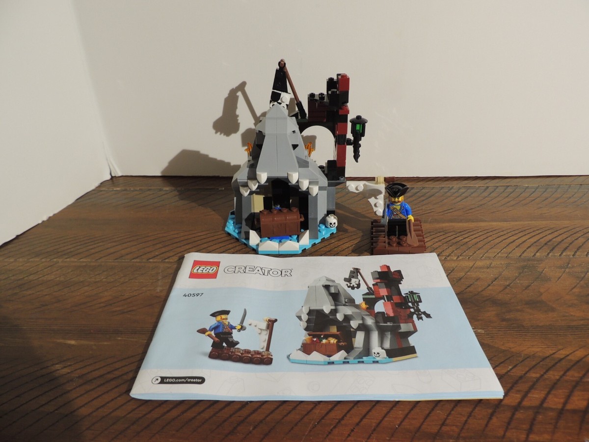 LEGO 40597 Creator Scary Pirate Island complete