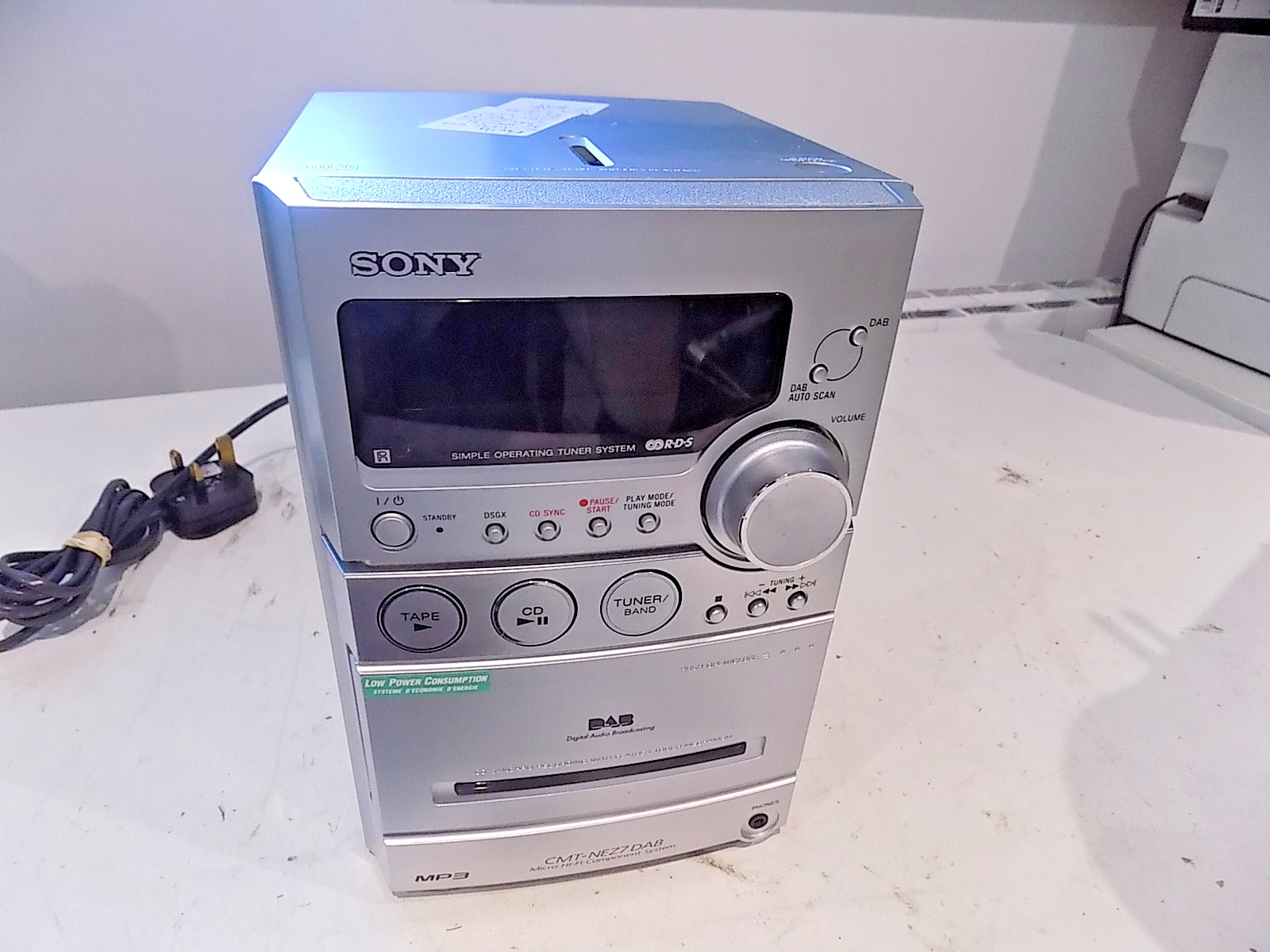 SonyHCD-NEZ7CompactDiscDeckReceiverSilverFAULTYSoldasSPARES/PARTS