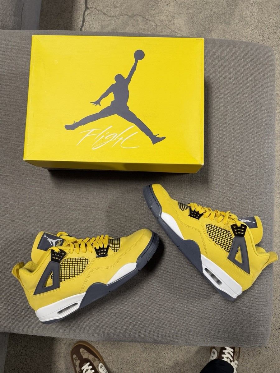 Jordan Air Jordan 4 Retro Lightning Sneaker Yellow Black White