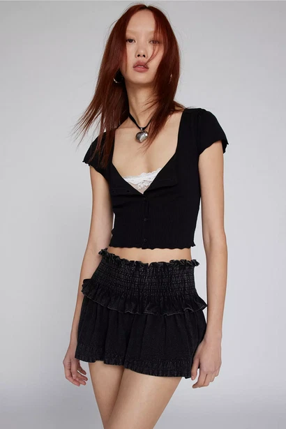 Kimchi Blue Aria Linen Micro Shorts Ruffle Black Smocked Urban Outfitter NWT L