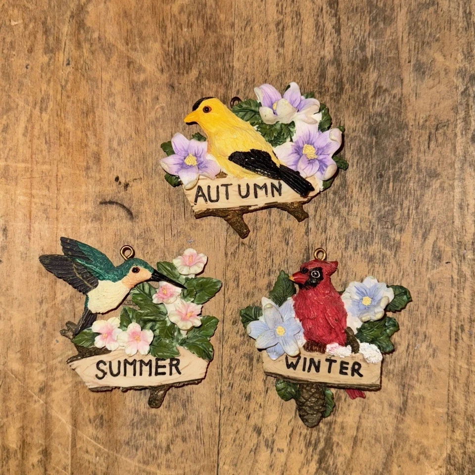 Estatueta de pássaro colorida 3 pássaros com estações do ano decoração ou berloque pendurado na parede para casa jardim - Imagem 2 de 4