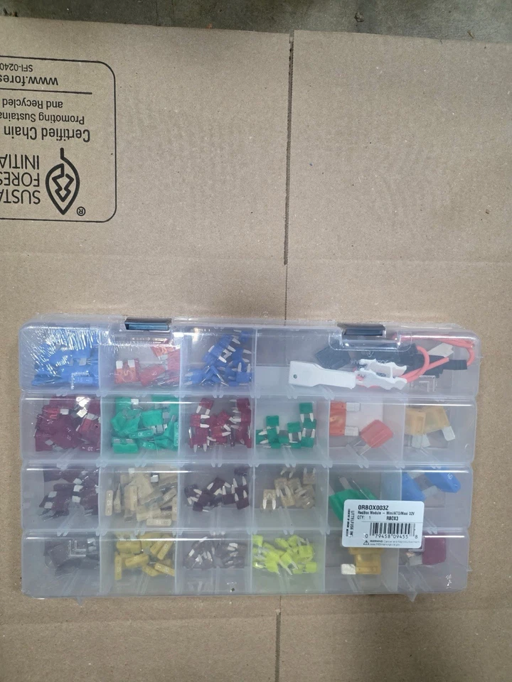 Kit surtido de fusibles automotrices Littlefuse Redbox Foto 2 de 4