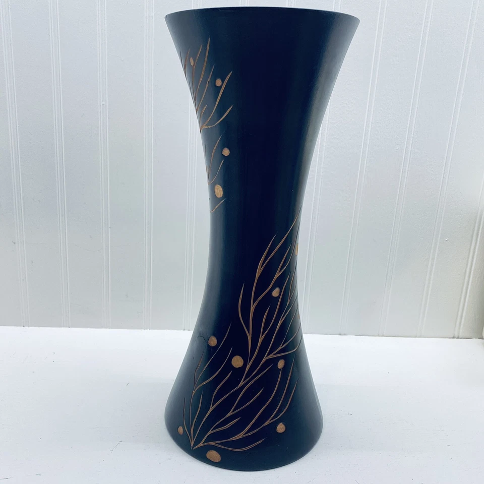 Jarrón vintage de mango tallado con patrón floral de 14" de alto 6” de ancho negro tiffin Foto 2 de 4