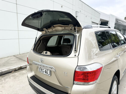 TOYOTA KLUGER GRANDE 2011 V6 3.5L AWD 4X4 7 SEATER CLEAN INSIDE & OUT - Picture 14 of 24